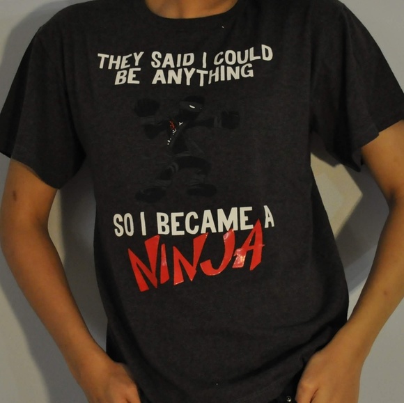 ☆ Graphic Tee ☆ - Picture 4 of 7